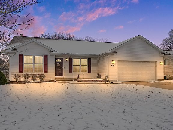 2nd image of 407 Summer Cir SE