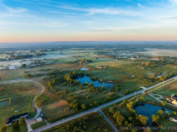 10 E 126th St N, Skiatook, OK 74070