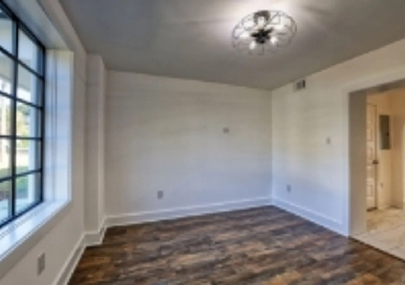 1122 Wellman Avenue Northeast — Photo 4