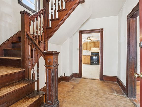 5th image of 32 Haynes Ct
