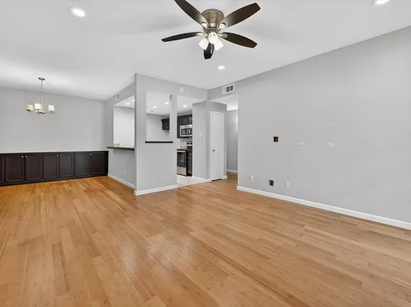 8601 Park Ln APT 721, Dallas, TX 75231