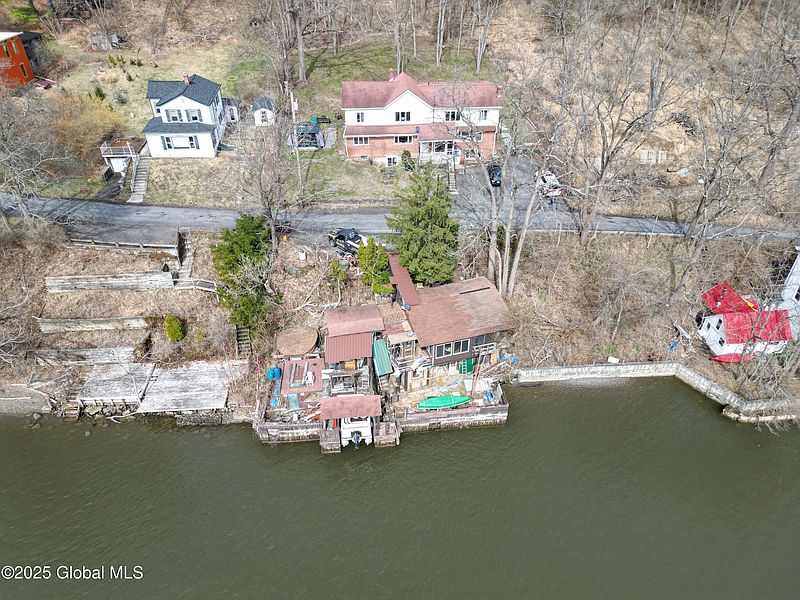 2nd image of 279 Hamburg Road