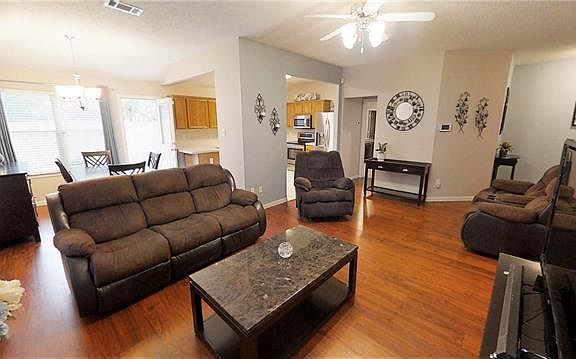 4th image of 532 La Reunion Ct