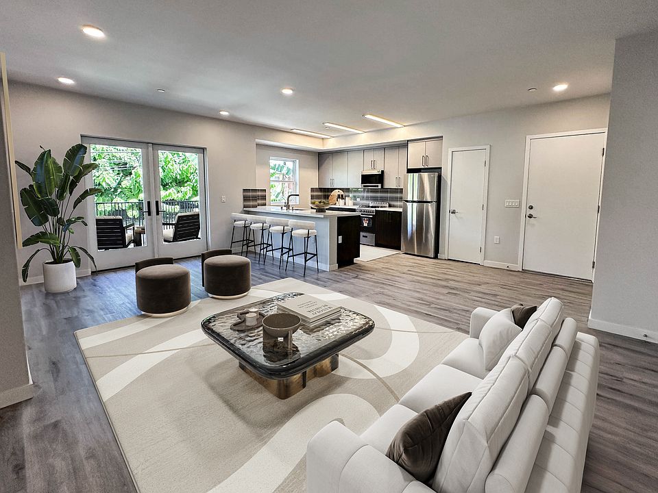 Flowing spaces, refined living.