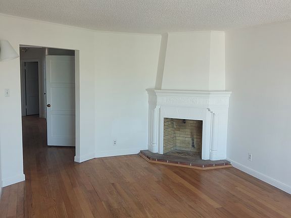 4th image of 247 Prague St