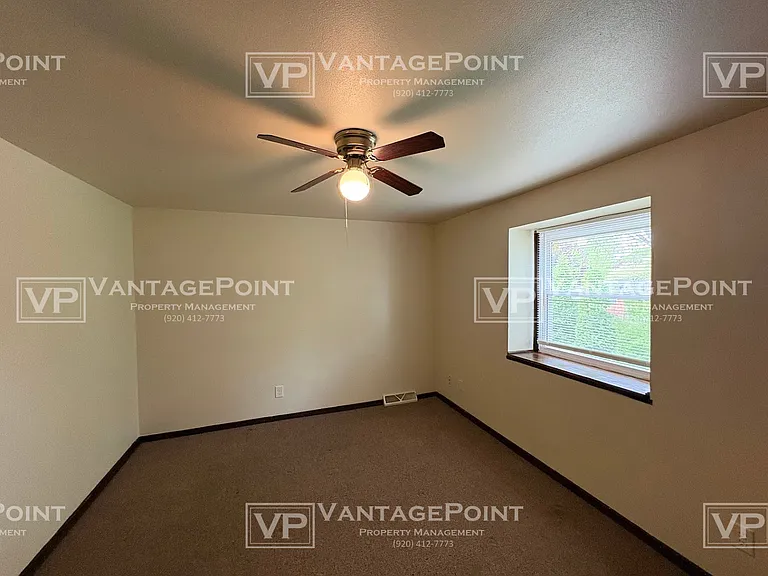 821 Turek St — Photo 11