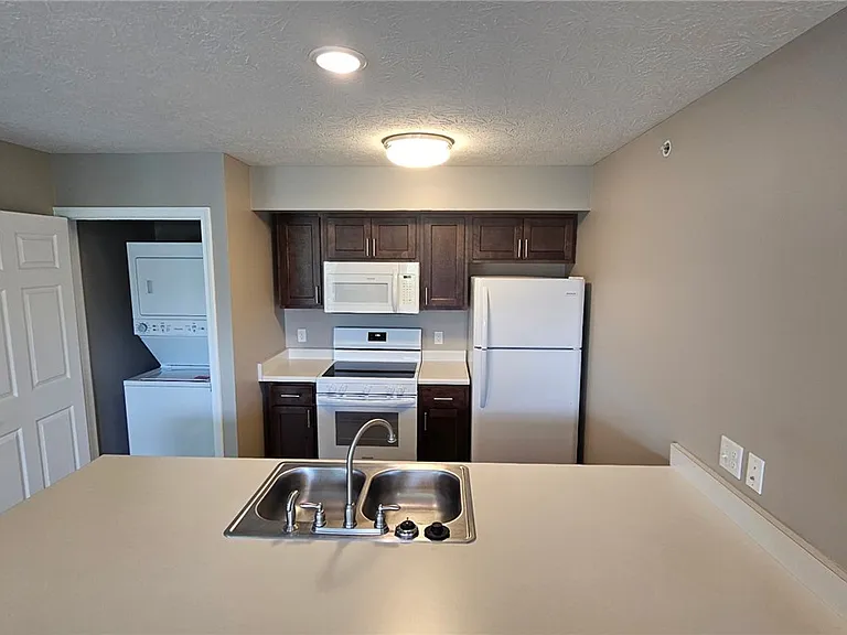 1609 Hill Park Ct — Photo 26