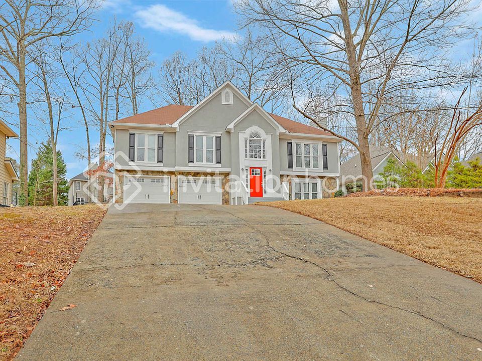 1st image of 307 Clubhouse Ct NW