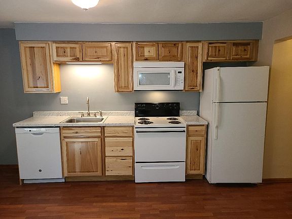 3rd image of 212 Greenside Ave APT 2
