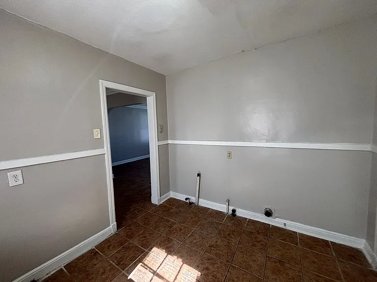 3733 Vernon Ave — Photo 6