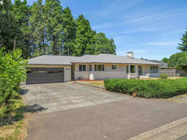 19531 Central Point Rd, Oregon City, OR 97045