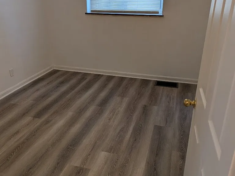 40 Glen Este Pl #1 — Photo 6