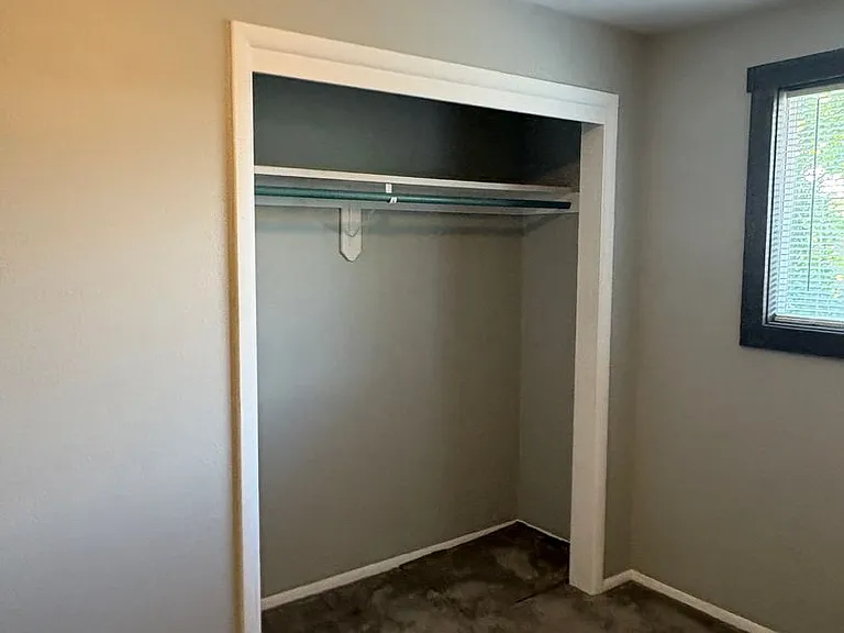 2109 S Illinois Ave — Photo 11