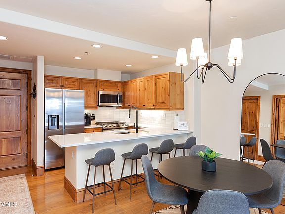 3rd image of 61 Avondale Ln #206