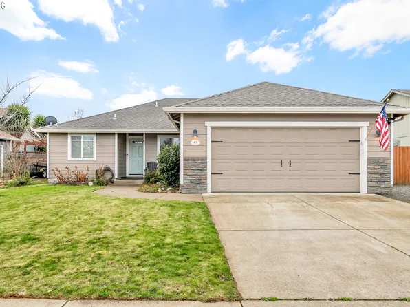 41 Sandalwood Loop, Creswell, OR 97426
