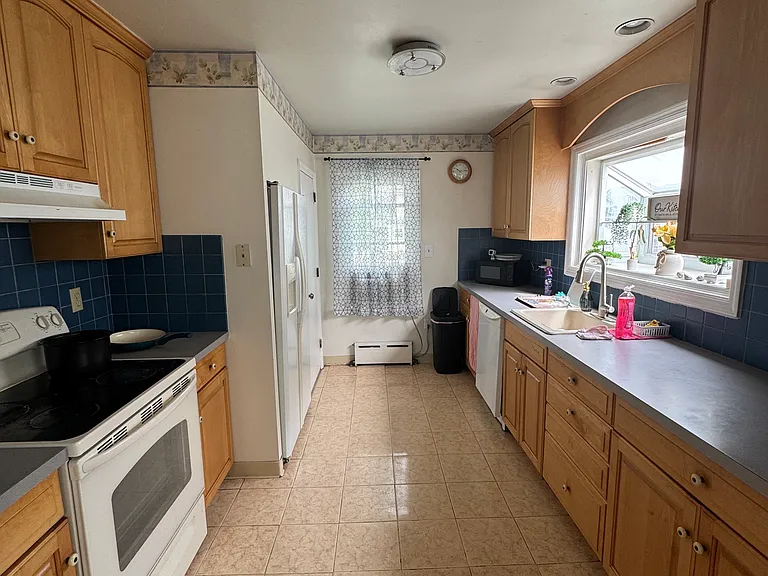 2358 Hamilton Ave #1 — Photo 3