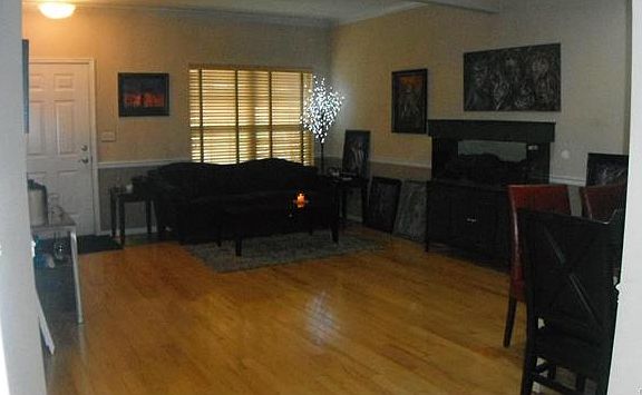 3rd image of 131 Willow Dr