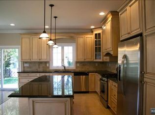 47 Sunset Ln, Tenafly, NJ 07670