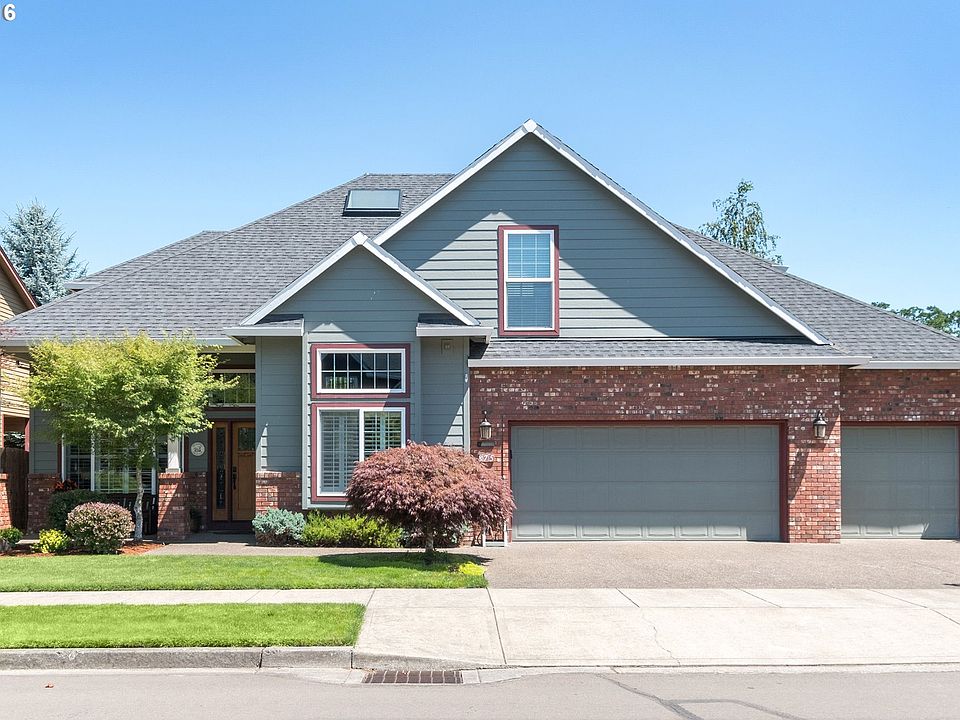 1st image of 875 NE Creeksedge Dr