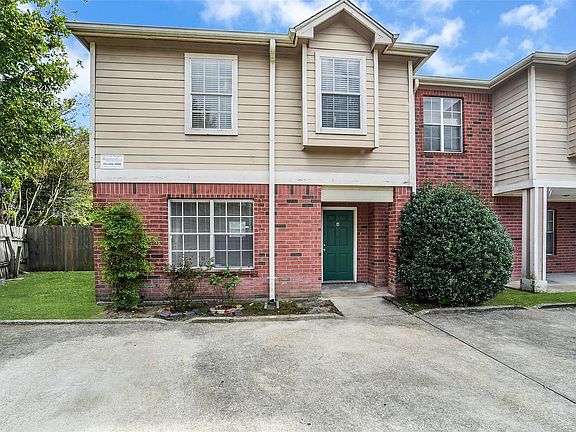 2nd image of 10007 Emerald Creek Dr