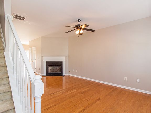 3rd image of 3220 Hidden Cove Cir
