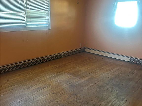4th image of 364 42nd Street