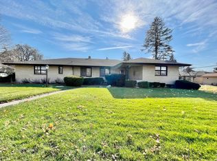 1325 Wing St, Elgin, IL 60123