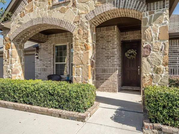 204 Ovaletta Dr, Justin, TX 76247