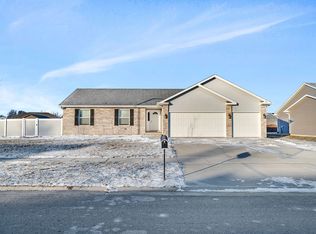 250 S Short Dr, Coal City, IL 60416
