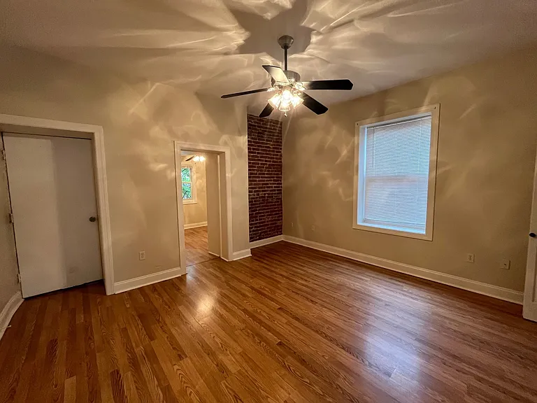 217 Stratford Ave — Photo 16