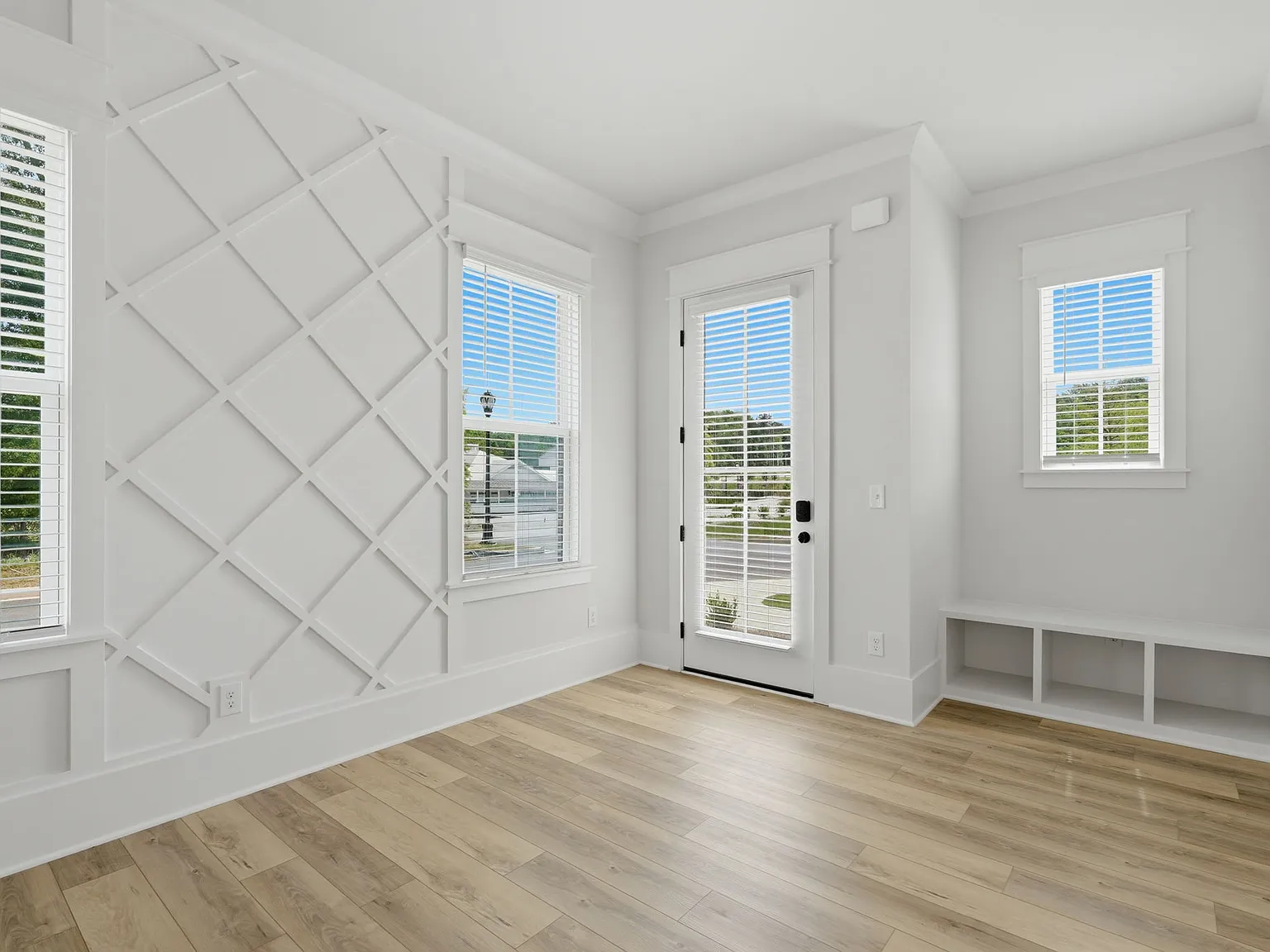 3 bed, 2.5 bath, 2076 sqft, $2,695 — Photo 3