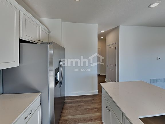 4th image of 9121 Henley Ave SW