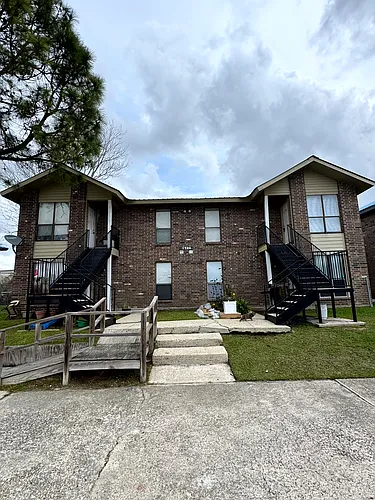 1724 Cedar Lake Dr Photo 1