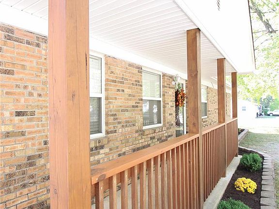 2nd image of 634 Emerald Vista Dr