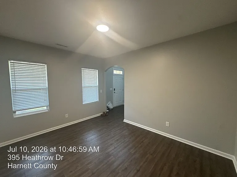 395 Heathrow Dr — Photo 10