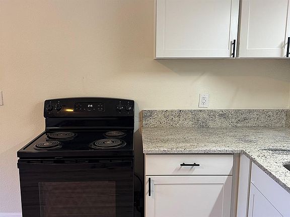 4th image of 623 Beckett Way APT B