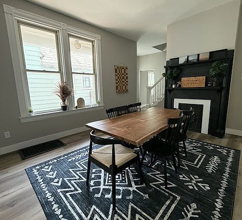 3rd image of 44 Butler St