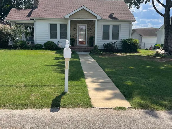 604 Ford Ave, Muscle Shoals, AL 35661