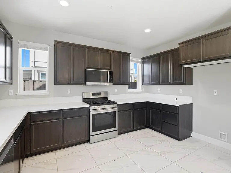 453 Diamond Peak Ln — Photo 24