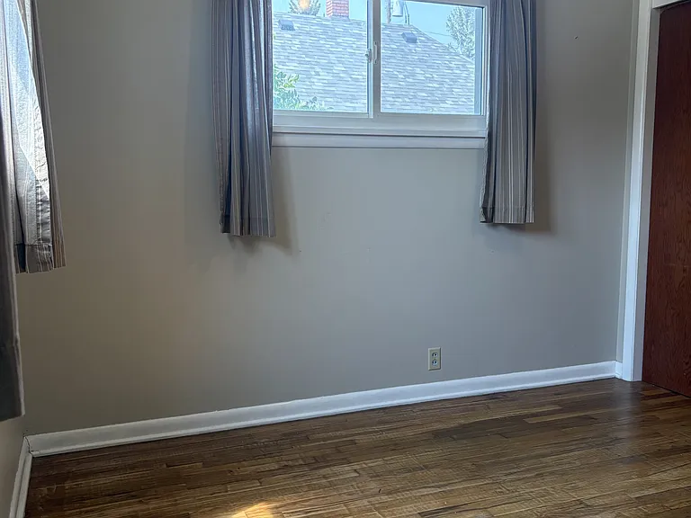135 S California St — Photo 5
