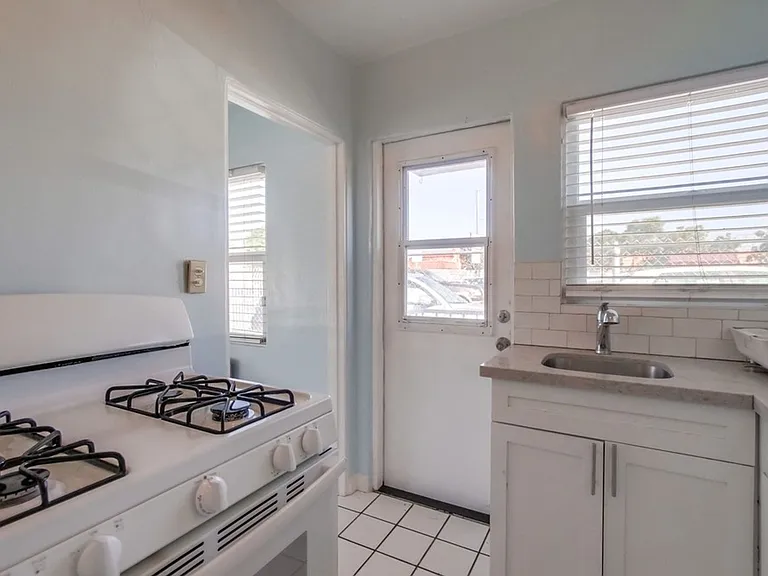 3877 Chamoune Ave — Photo 6