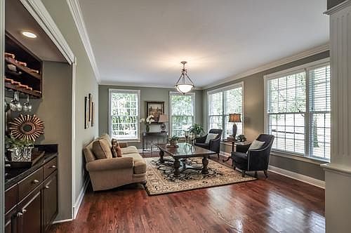 5th image of 502 Lynnwood Blvd
