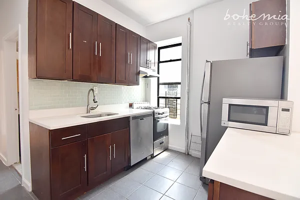 Rented by Bohemia Realty Group | media 2