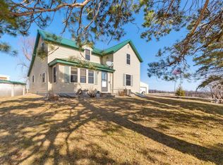 2241 Becker Trl, Faribault, MN 55021