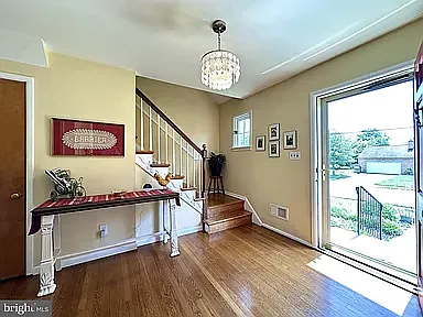 5 bed, 2475 sqft, $3,500 — Photo 3