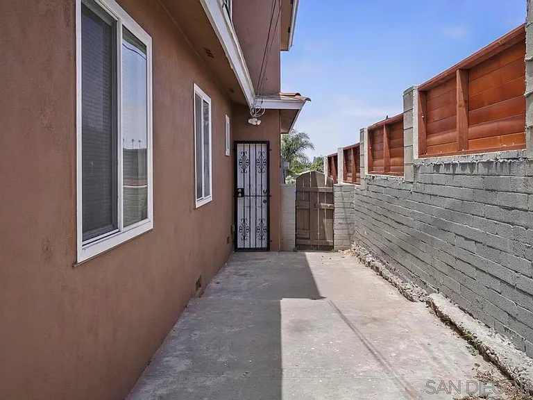 Shared Back/Side Yard