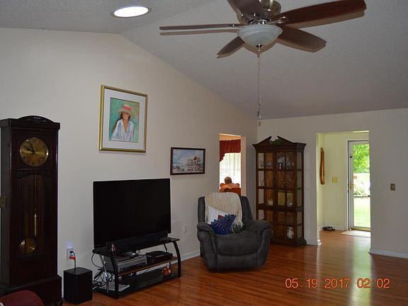 3rd image of 60 Canary Dr