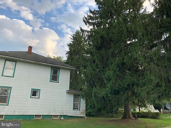 4th image of 3701 Burmont Ave