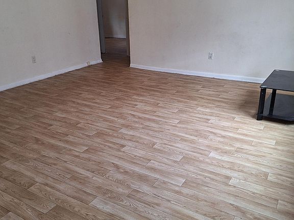 2nd image of 360 S Napoleon Ave #B