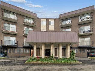 9840 S Pulaski Rd APT 106, Oak Lawn, IL 60453